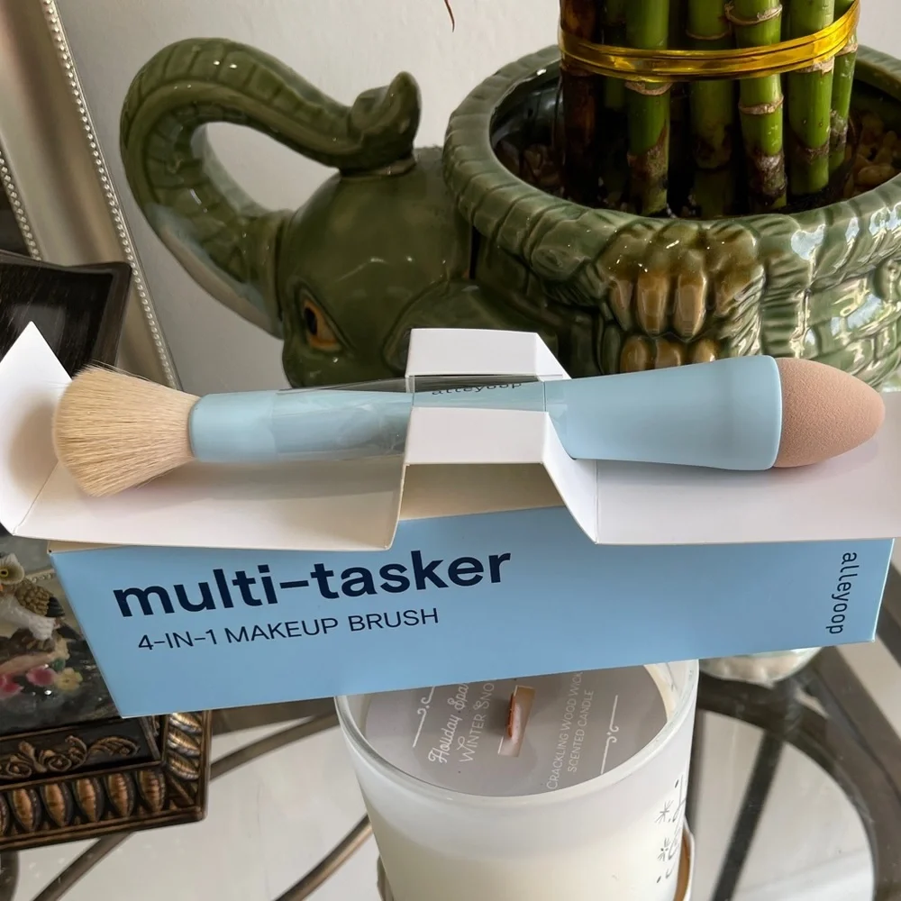 ALLEYOOP Multi-tasker 4 in 1 Makeup Brush